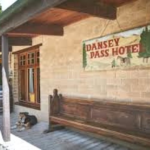 MacKenzie Country & The Maniototo Danseys Pass Hotel